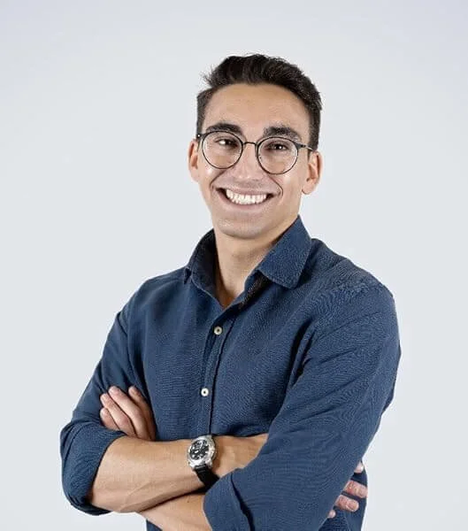 Foto de pose de Carlos Galán para su artículo biográfico